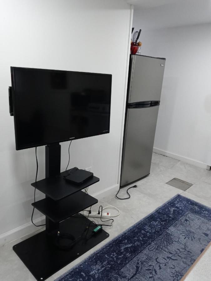 "Cozy Basement Retreat Just 40 Minutes To Nyc!" Appartement Irvington Buitenkant foto