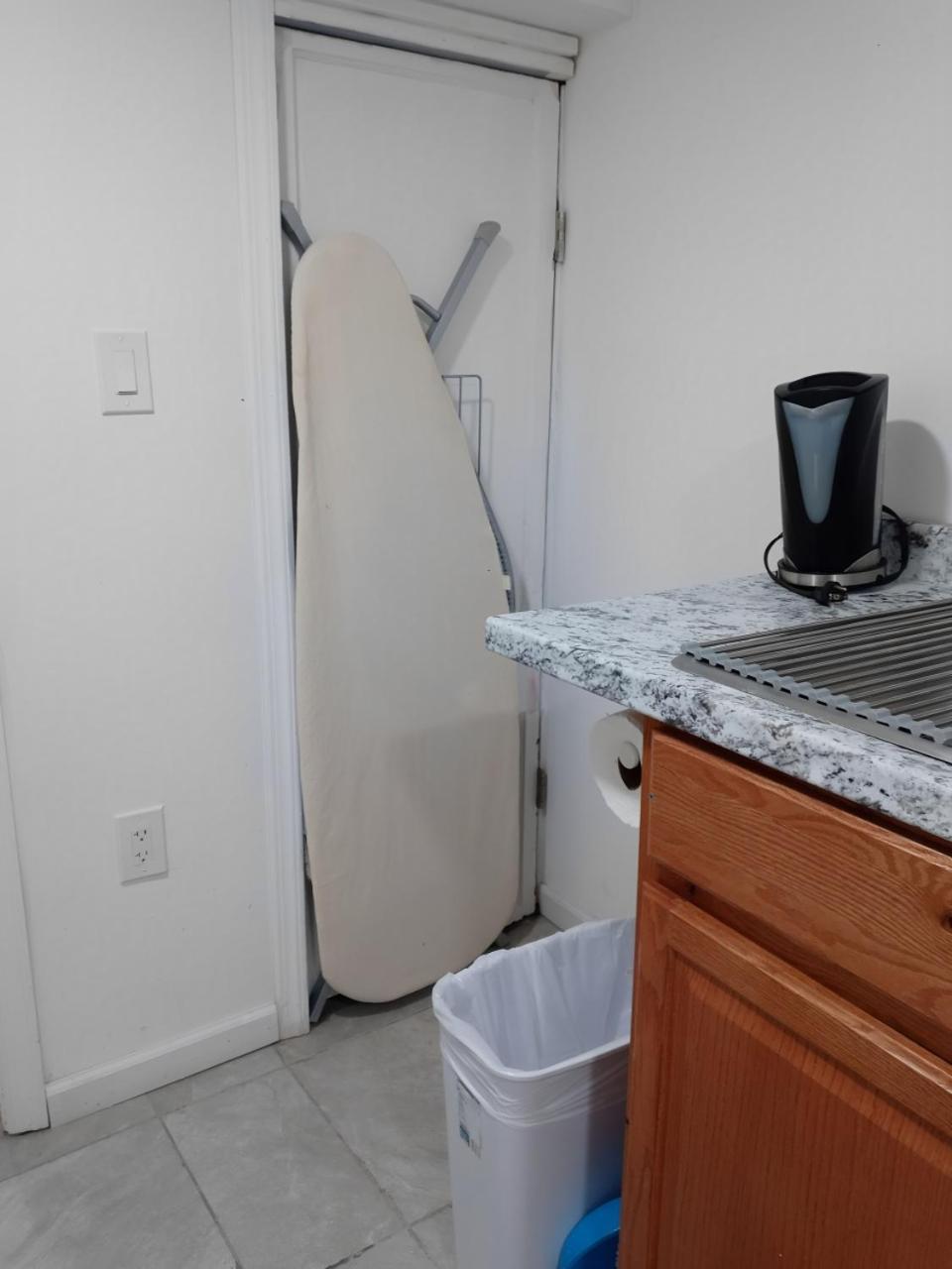 "Cozy Basement Retreat Just 40 Minutes To Nyc!" Appartement Irvington Buitenkant foto
